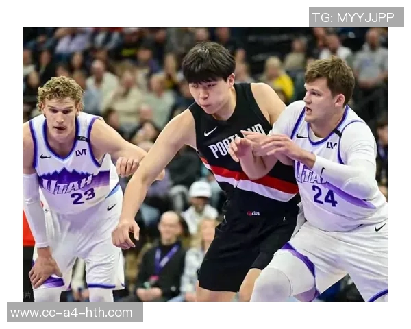 杨瀚森上半场未能登场开拓者暂时领先对手3分继续期待他的表现