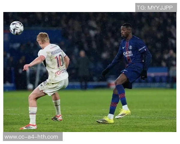 登贝莱神仙吊射令里尔门将傻眼躺球门内沉思人生瞬间成笑谈 登贝莱神仙吊射令里尔门将傻眼躺球门内沉思人生瞬间成笑谈