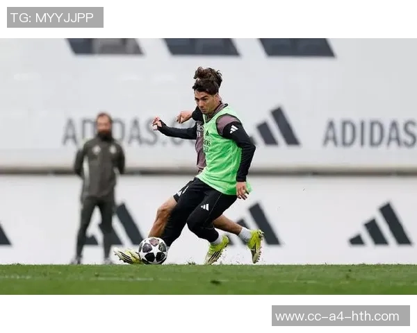 皇马训练照曝光姆巴佩卡雷拉斯与库尔图瓦齐聚备战新赛季 皇马训练照曝光姆巴佩卡雷拉斯与库尔图瓦齐聚备战新赛季